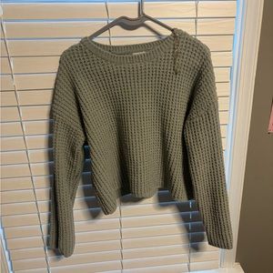 Waffle Knit Long Sleeve Sage Green
Blue Rain Size M
Cropped